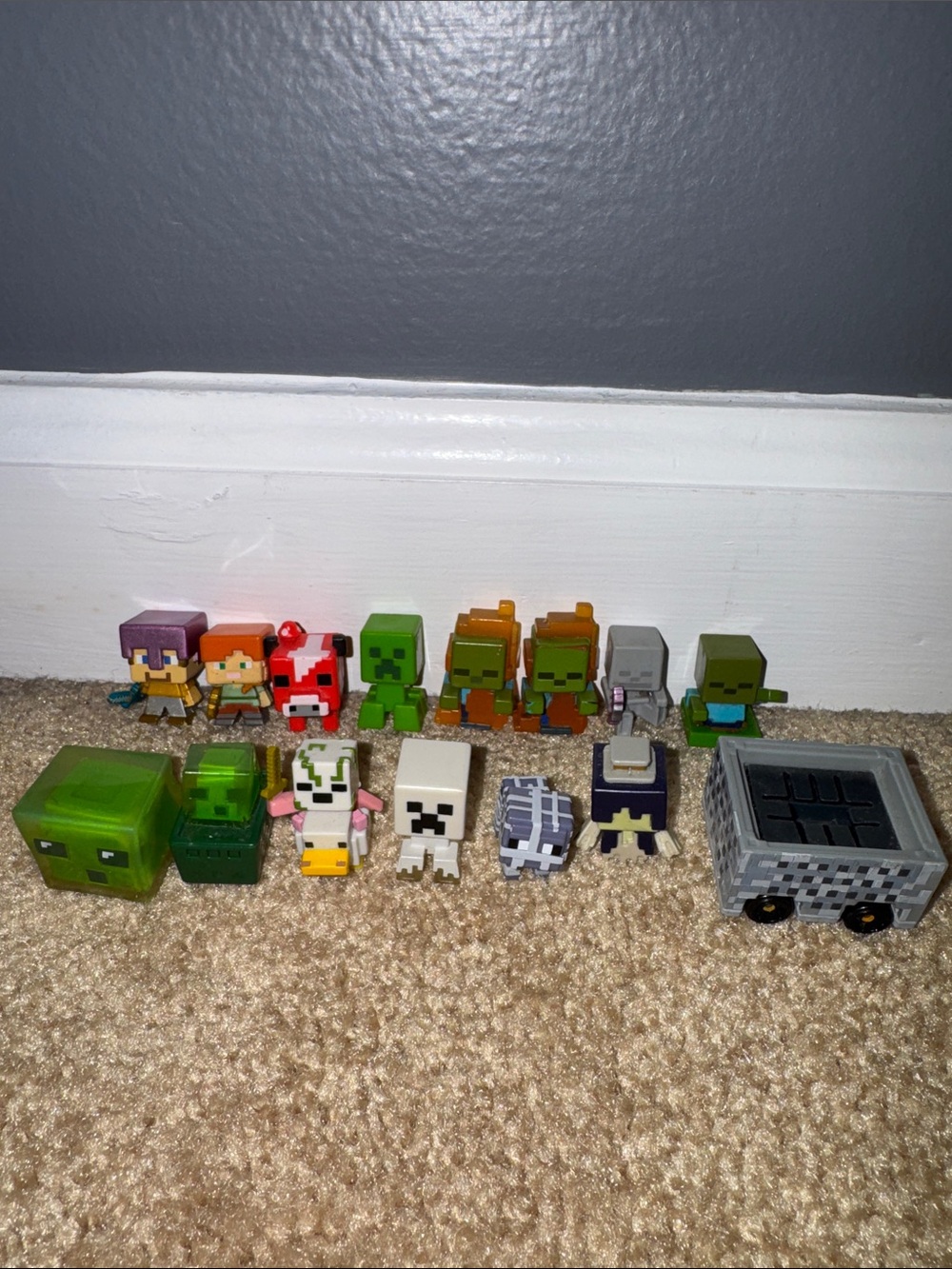 Lot of 14 Used Mojang Minecraft Mini Figures + Hot Wheels Mattel Minecart
